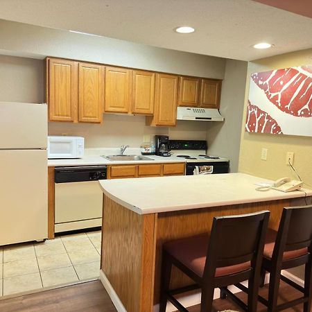 Hawthorn Extended Stay By Wyndham Wichita Exterior photo