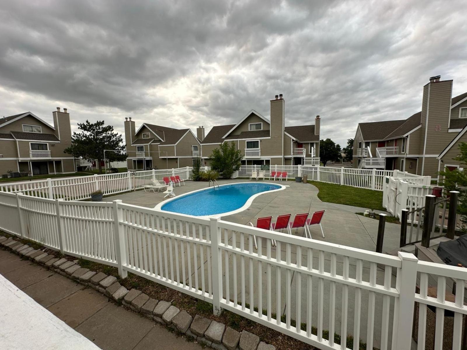 Hawthorn Extended Stay By Wyndham Wichita Exterior photo