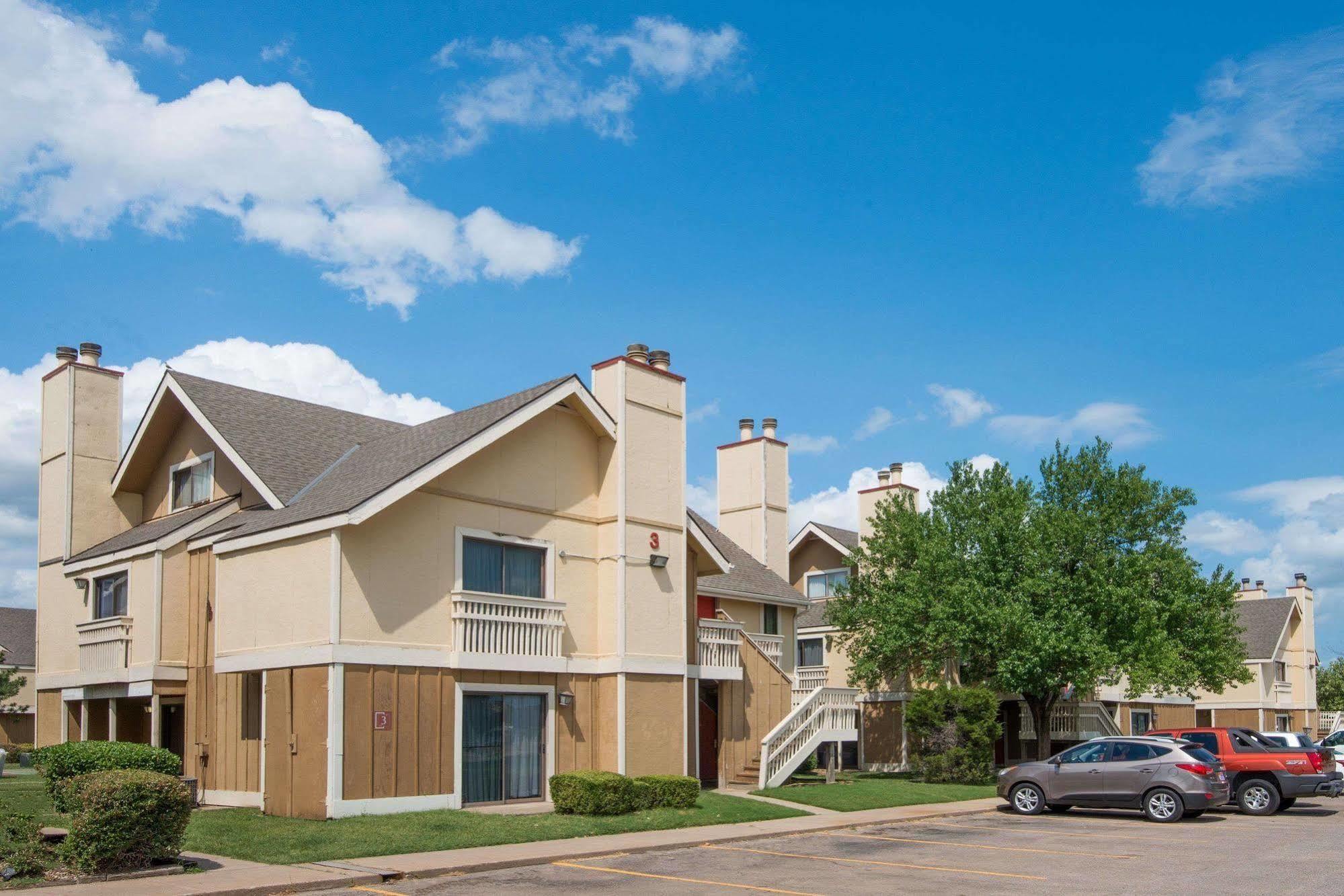 Hawthorn Extended Stay By Wyndham Wichita Exterior photo