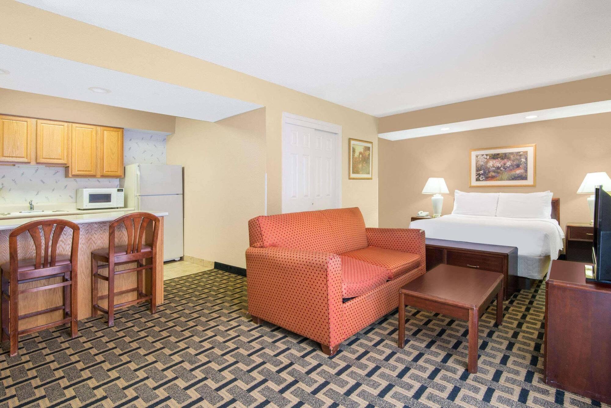 Hawthorn Extended Stay By Wyndham Wichita Exterior photo
